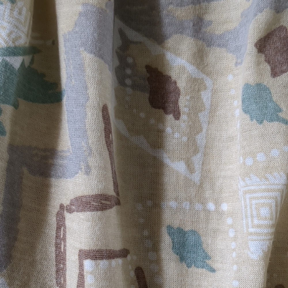 Patterned Top with Ruffle Sleeves - Picture 3 of 4